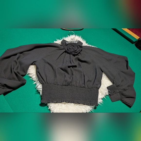 Elegant Black Women's Top with Floral Detail - Picture 2 of 7